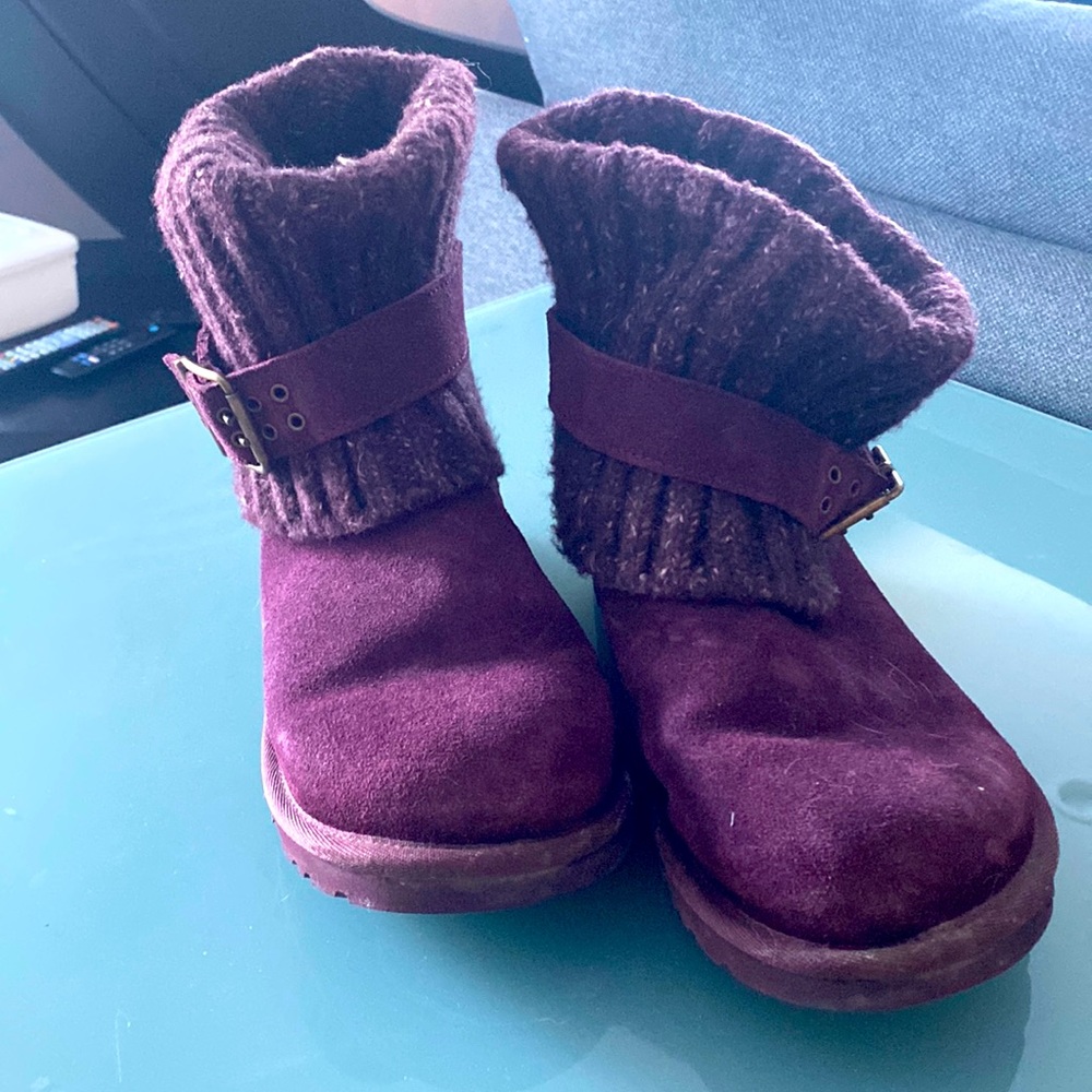 Purple short Ugg size 6